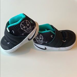 NEW Nike Kyrie II